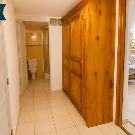Anatole 1 Apartment *